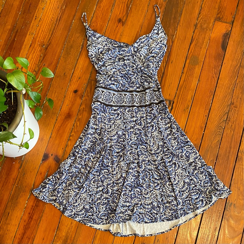 BCBGMaxazria Blue & White V-Neck Fit & Flare Dress Size Small